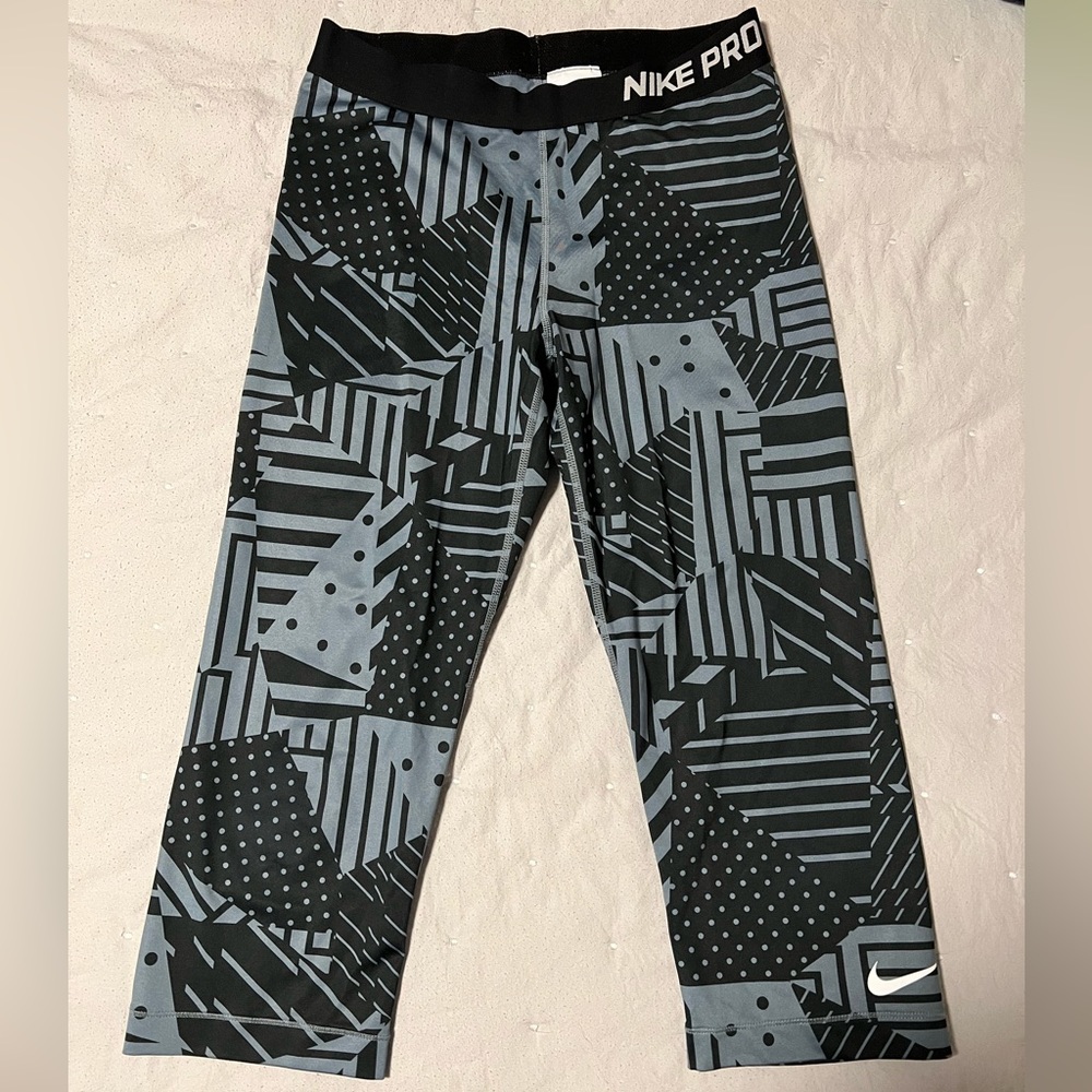 Nike Pro Capris